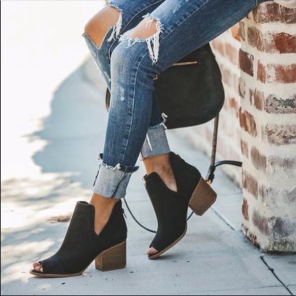 ✨ONE HOUR SALE ✨LAST ONES✨Black open toe booties - Picture 6 of 6